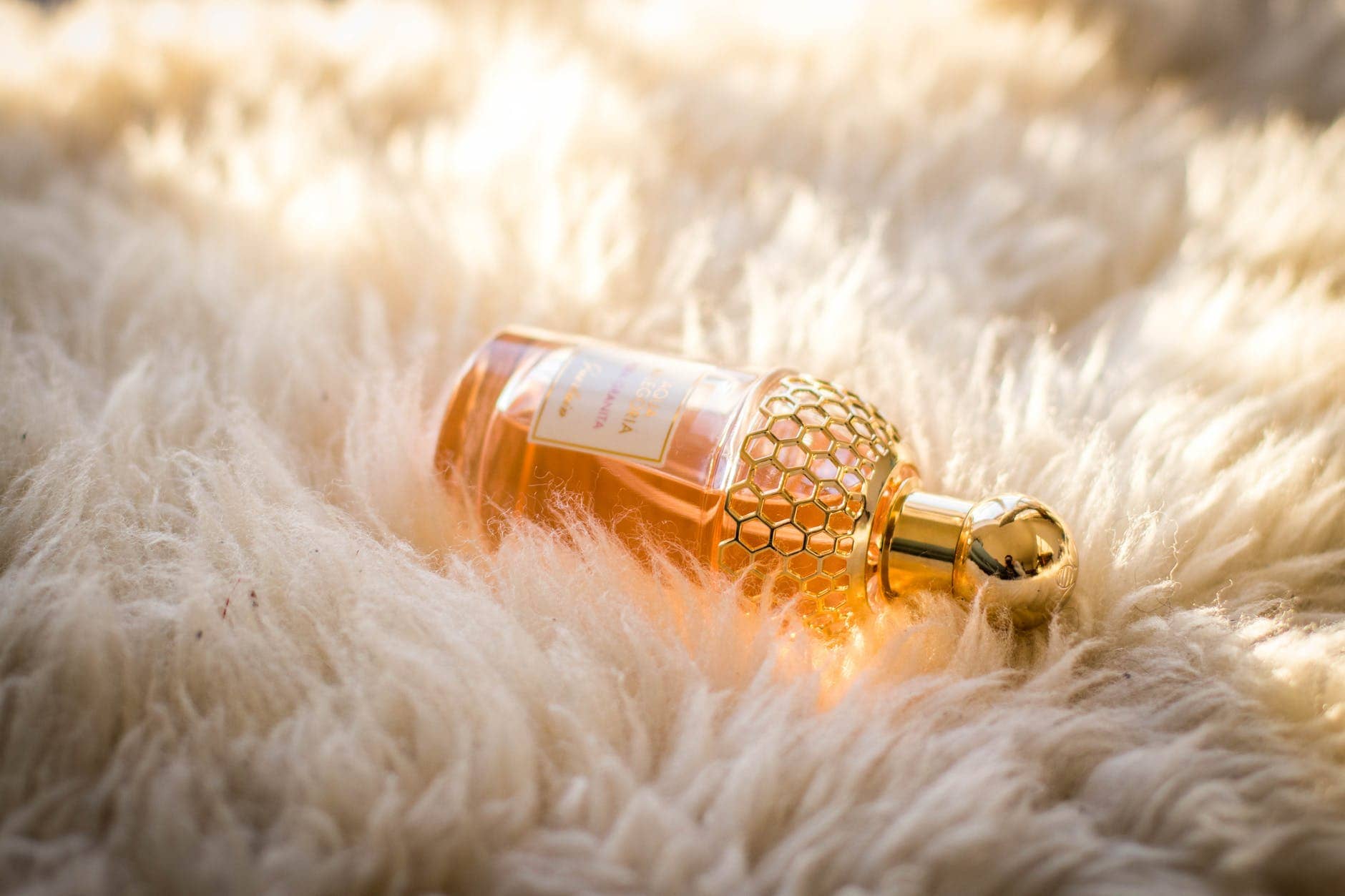 Czym są arabskie perfumy i jak je nosić